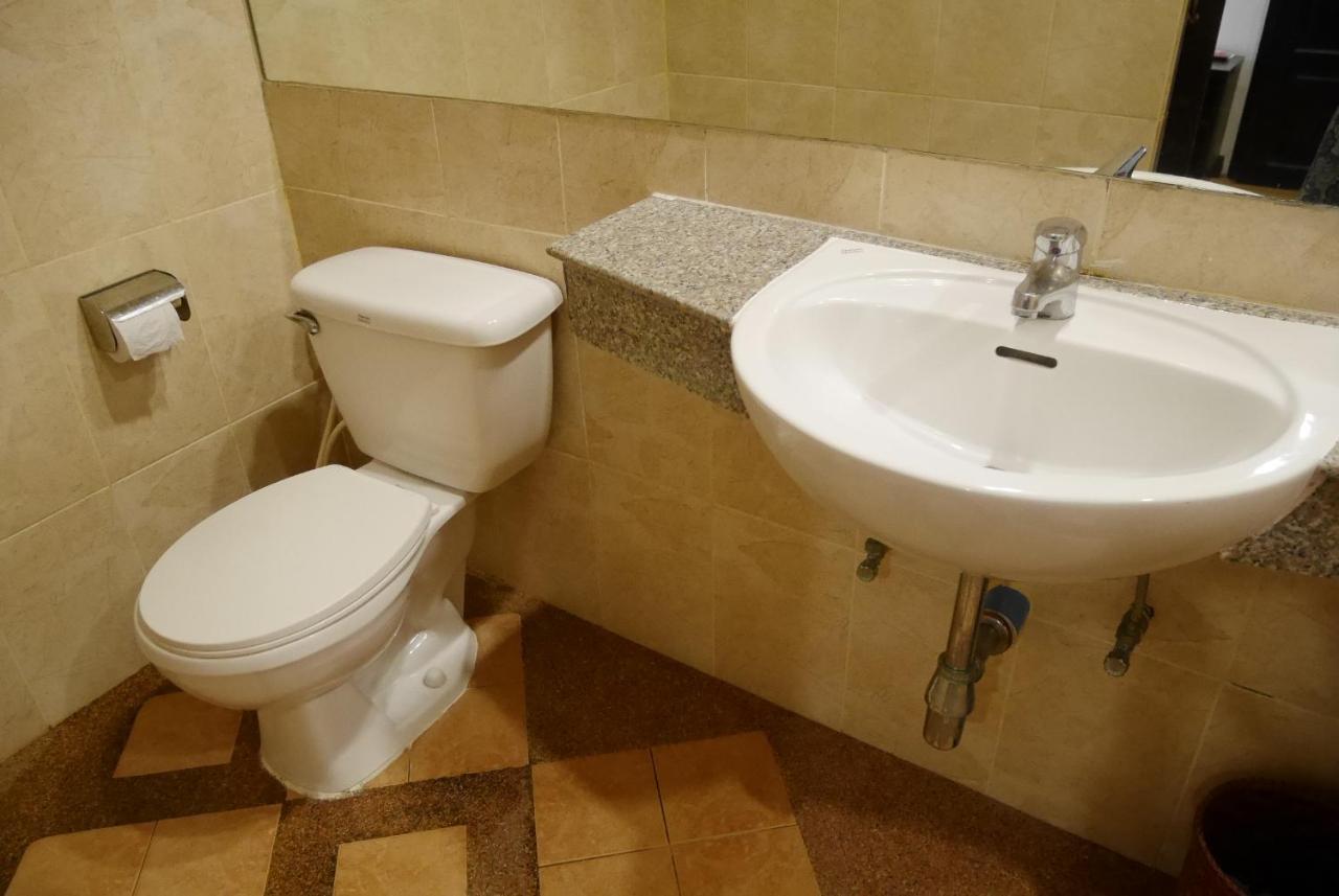 קון קאן Roma Hotel מראה חיצוני תמונה