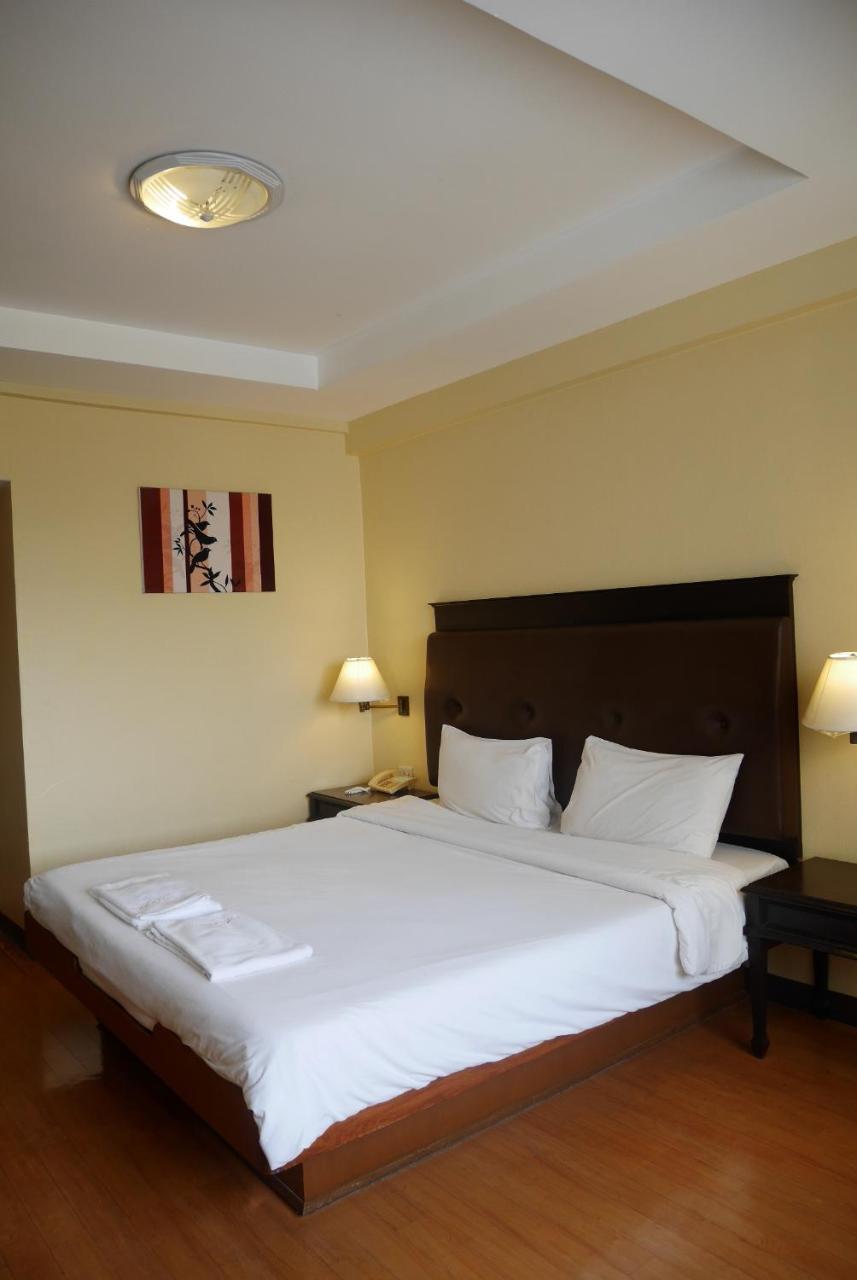קון קאן Roma Hotel מראה חיצוני תמונה